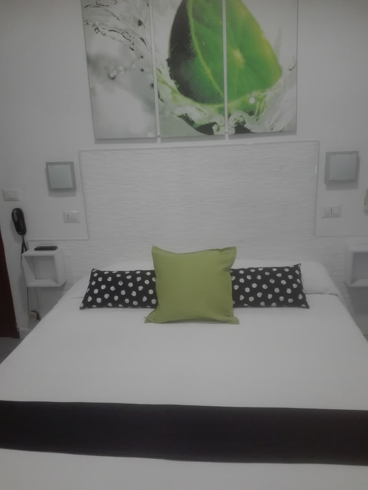 Economy Double Room - Photo 3