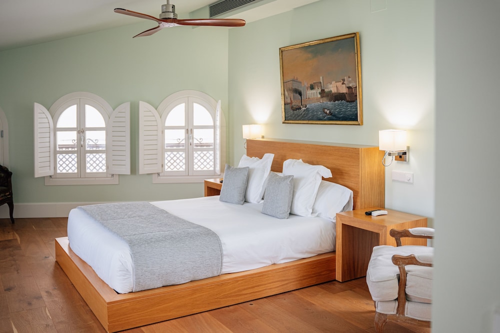 Grand Studio Suite - Photo 23