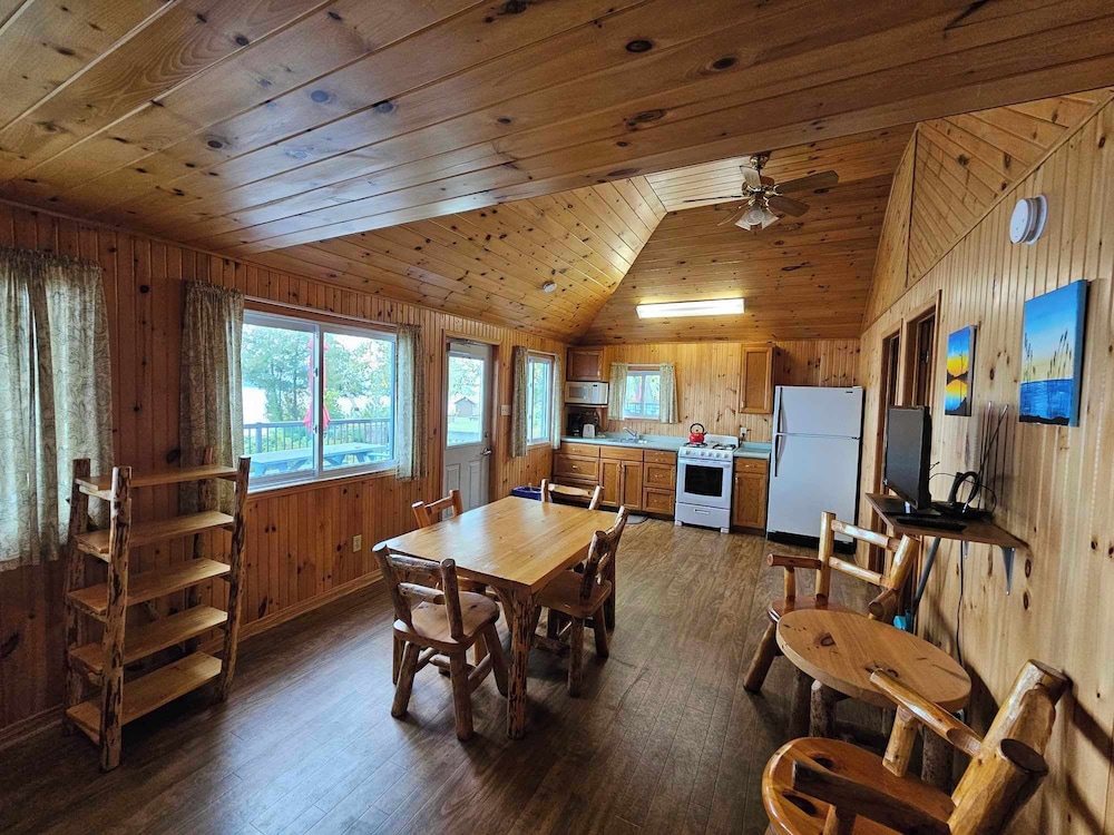 Standard Cottage, 2 Bedrooms, Lake View photo 1