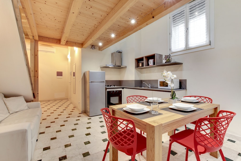 Duplex, 2 Bedrooms photo 2