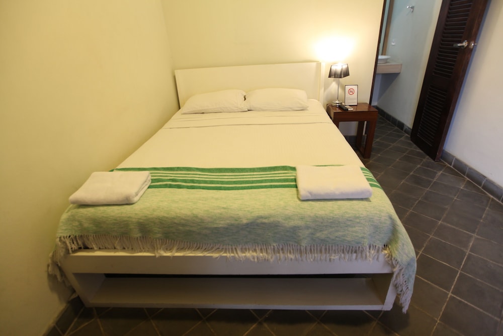 Comfort Room, 1 Queen Bed photo 1