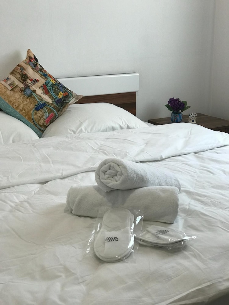 Standard Double Room - Photo 8
