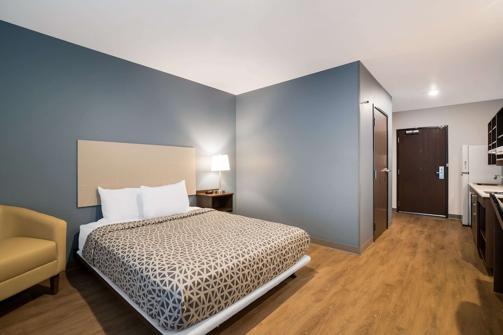 Basic Room, 1 Queen Bed, Accessible, Non Smoking photo 1