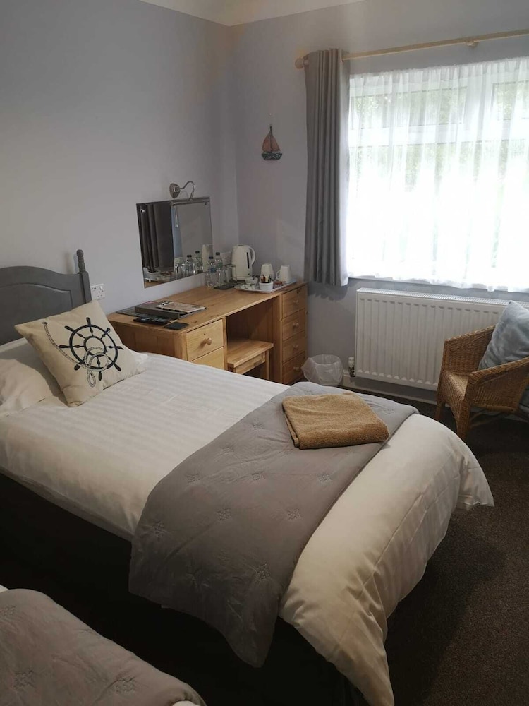 Twin Room, Ensuite (Grassholm) photo 2