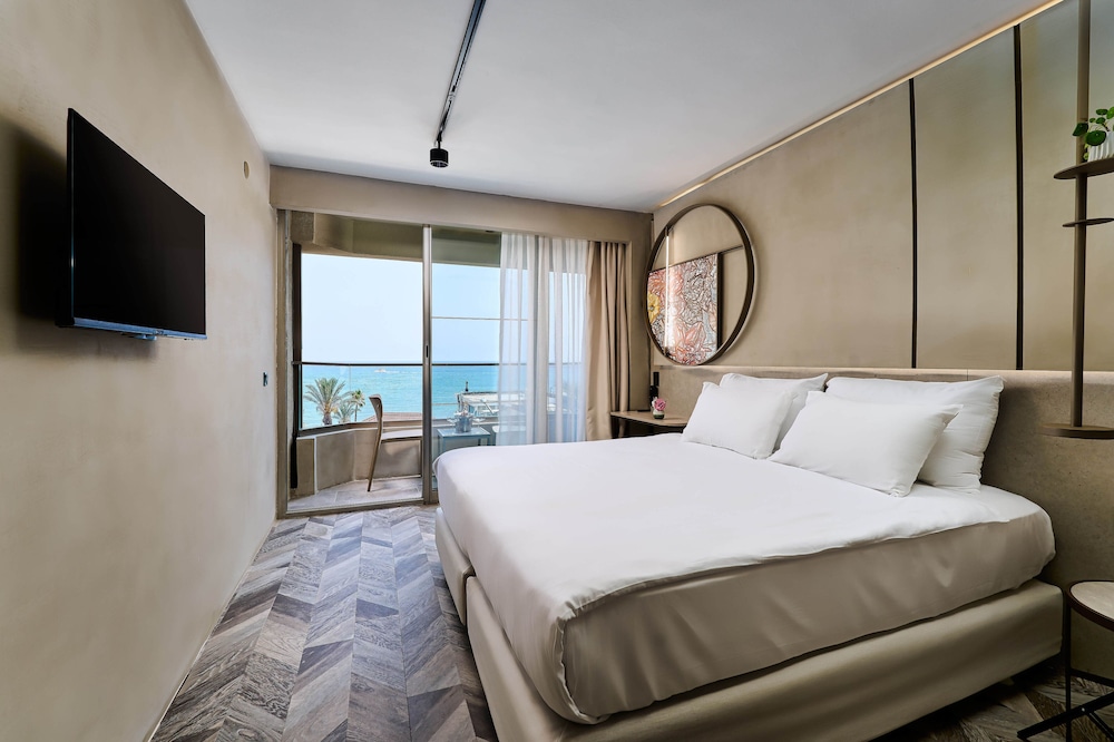 Standard Room, 1 King Bed