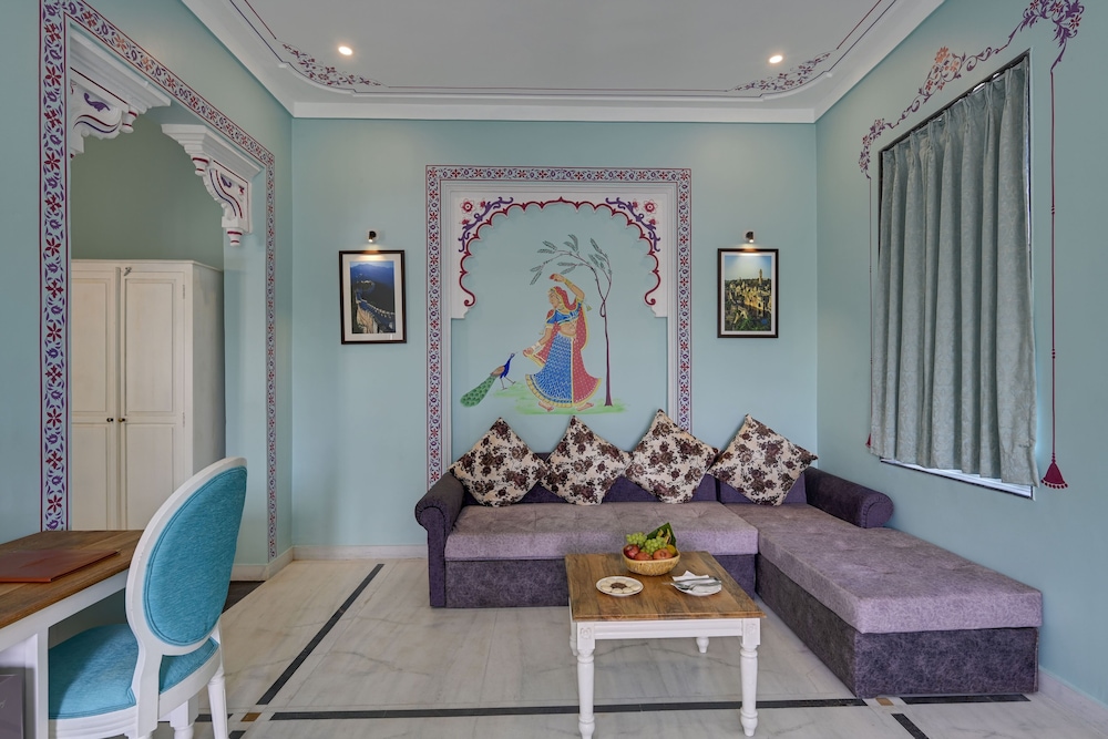 Luxury Suite - Photo 3