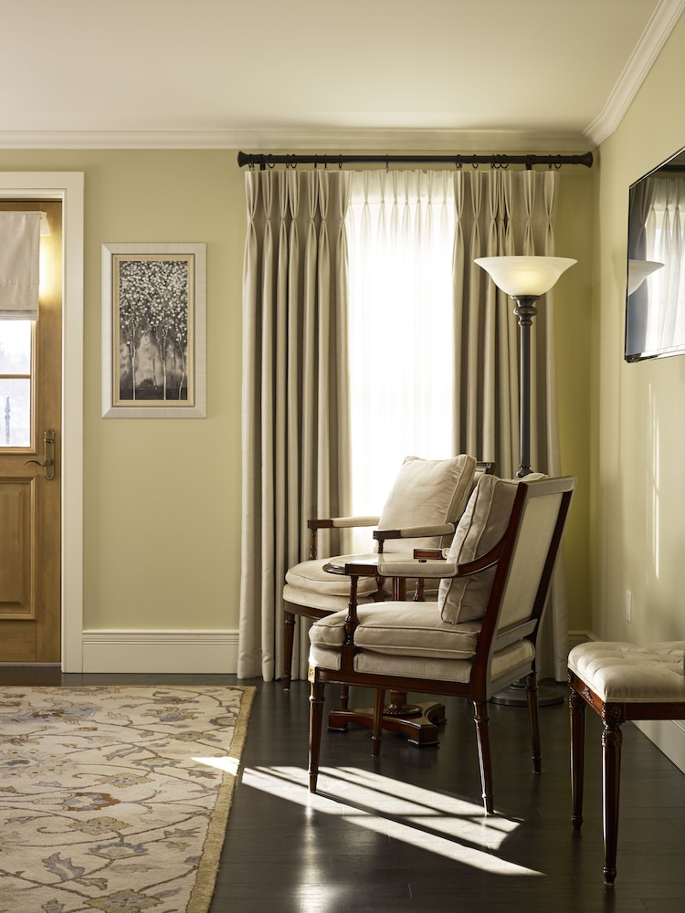 Executive Room, 2 Queen Beds photo 3