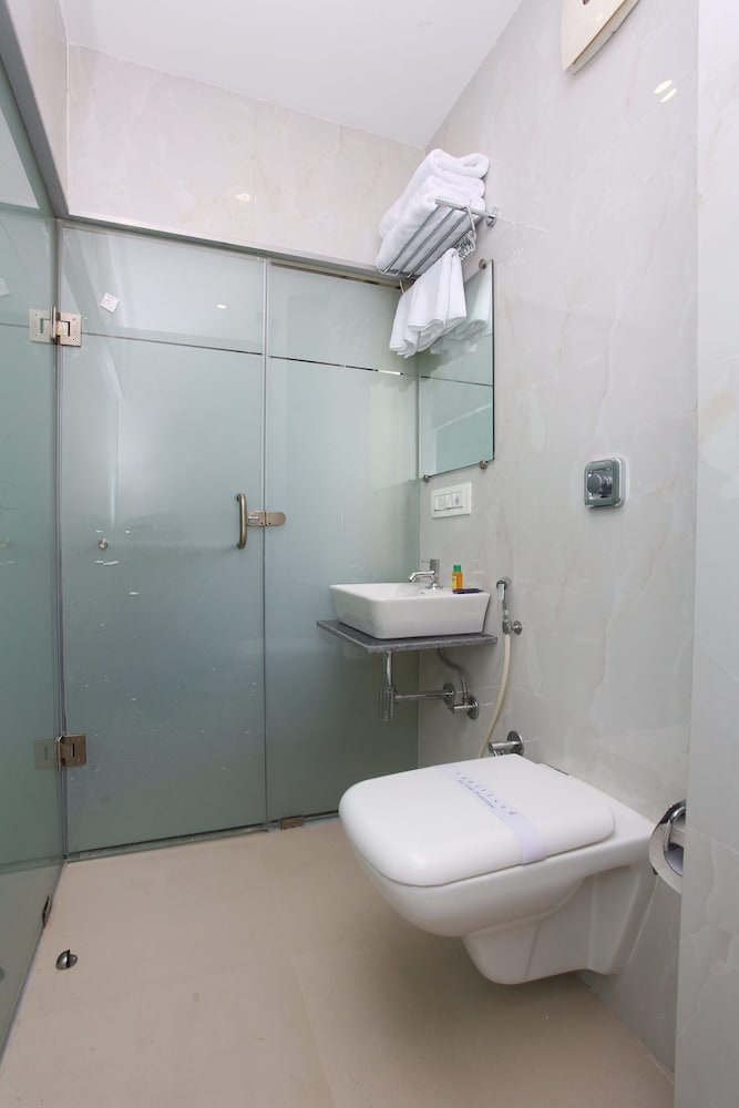 Executive Room - Photo 3