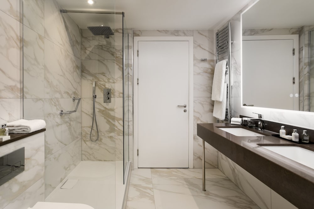 Suite, 1 King Bed (Riverside) - Photo 9
