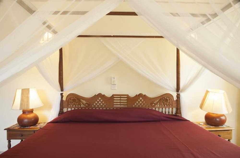 Standard Double Room, 1 King Bed, Garden View photo 2
