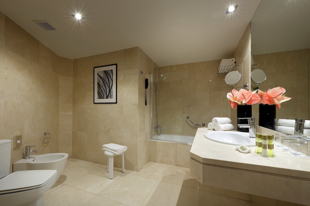 Triple Room (3 Adults)