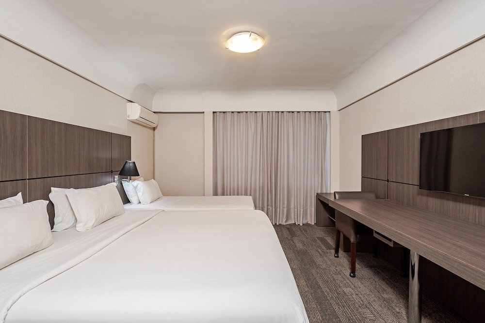 Family Triple Room - Photo 3