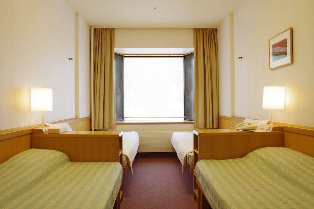 Standard Room with Shower, Non Smoking - Photo 2