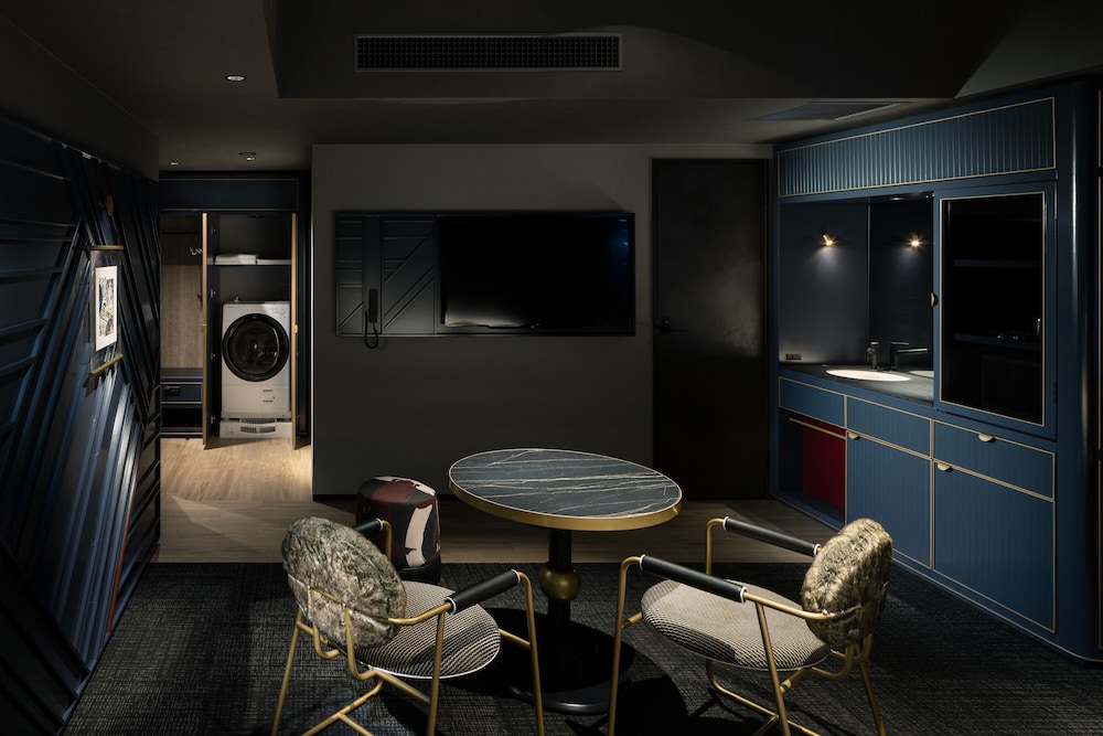 Family Room (Privilege, with Washing Machine) - Photo 5