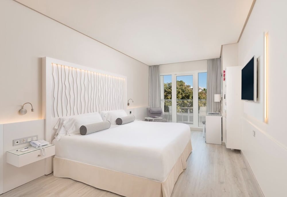 Habitación Doble, Balcón, Vista Parcial al Mar (Keep The Secret)