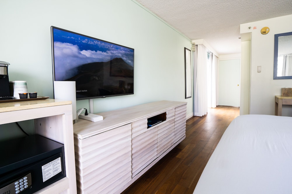Gold Ocean View King Room (Club Access)