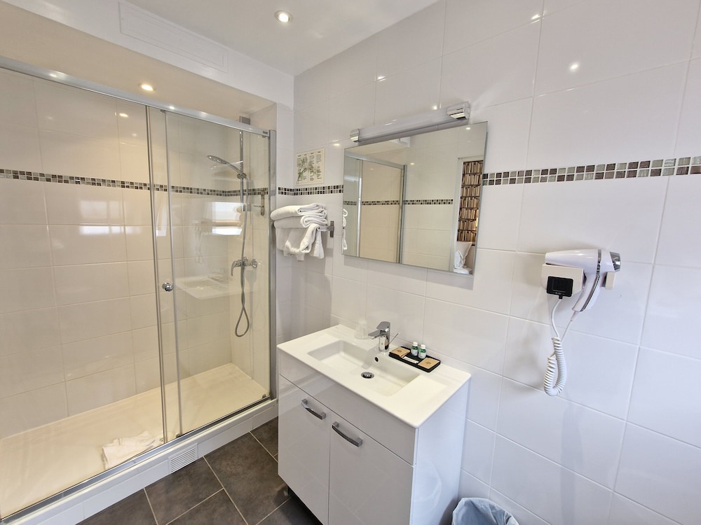 Standard Room photo 2