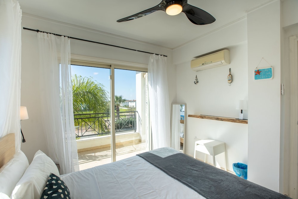 Luxury Villa, City View photo 3