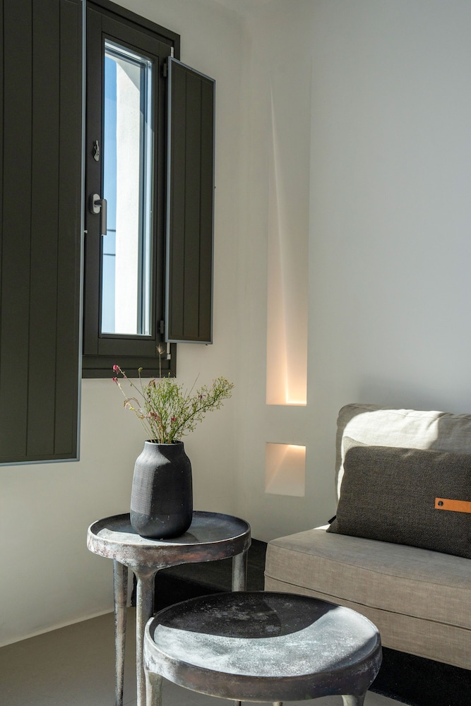 Standard Suite - Photo 5