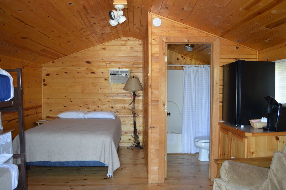 Economy Cabin, Private Bathroom (Cabin 6) photo 1