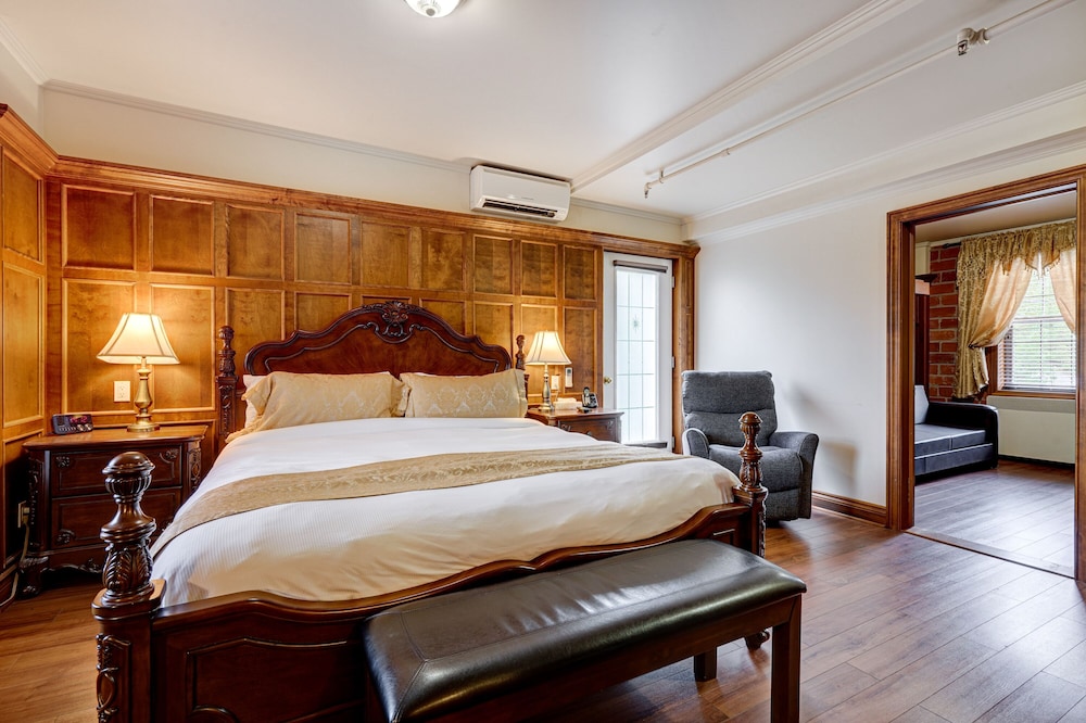 Luxury Suite photo 1