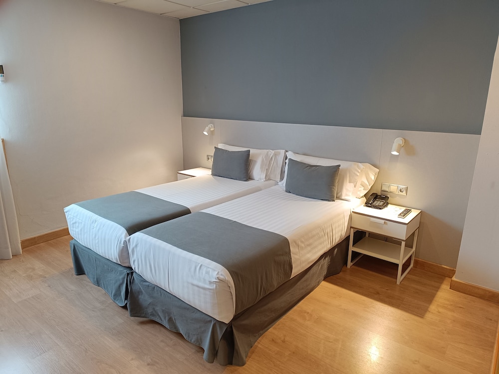Grand Room, 2 Twin Beds