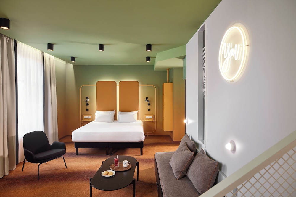 Junior Suite, 2 Double Beds (Deluxe) - Photo 2