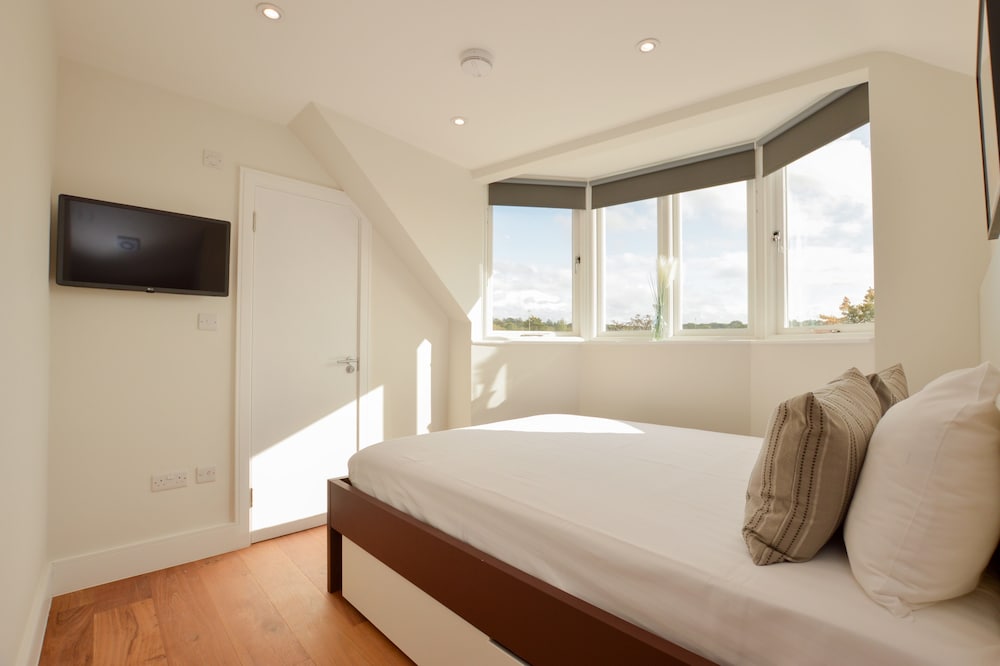 Small Studio Apartment photo 3