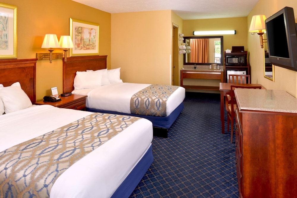 Room, 2 Double Beds, Non Smoking - Photo 13