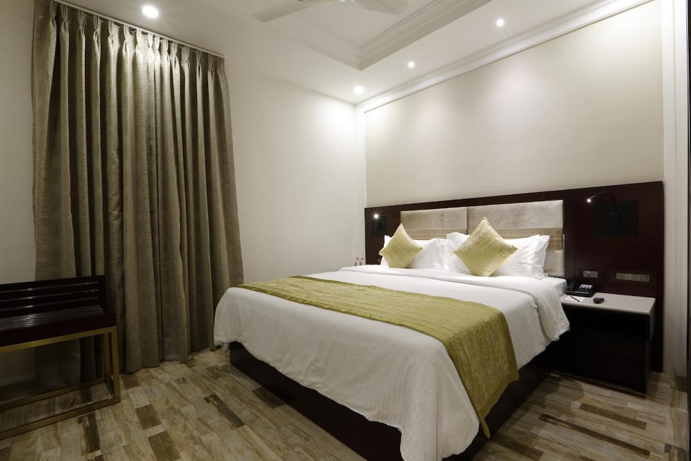 Deluxe Double or Twin Room - Photo 8