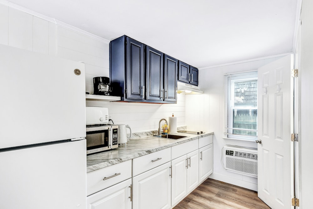 Standard Room, 2 Double Beds, Kitchenette - Photo 4