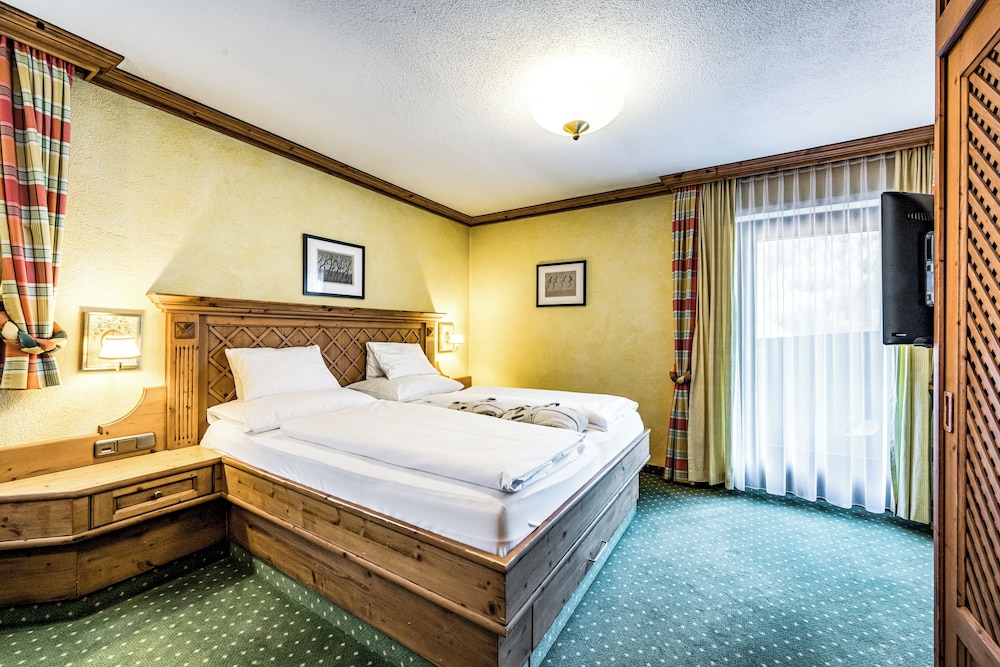 Standard Double Room (Alpina)