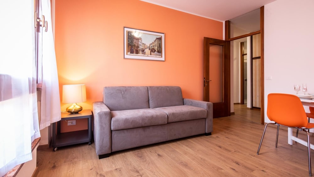 Apartment photo 2