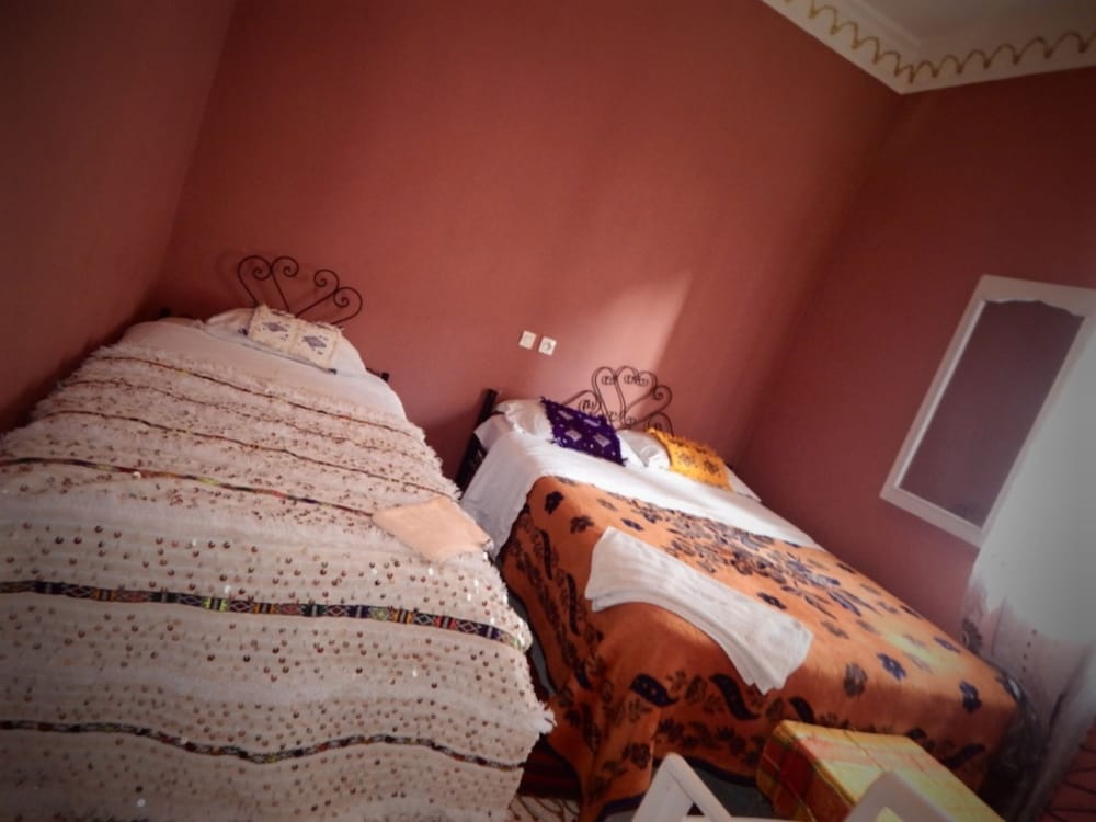 Double Or Twin Room, Shared Bathroom (Palmier) photo 2
