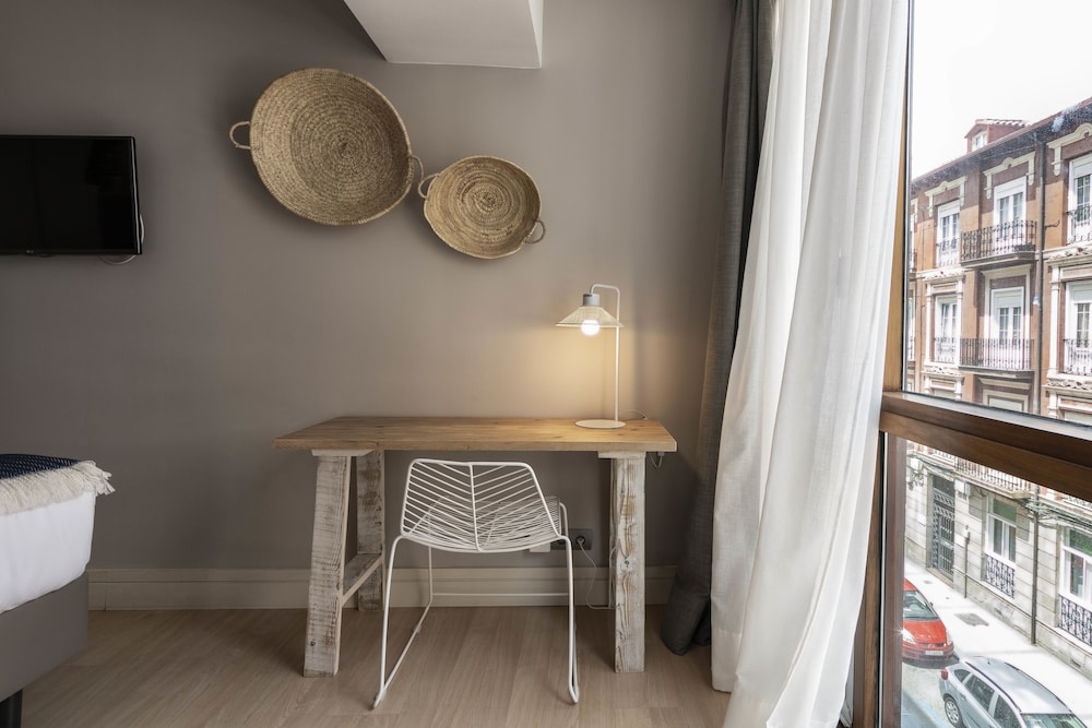 Premium Double Room Single Use - Photo 2