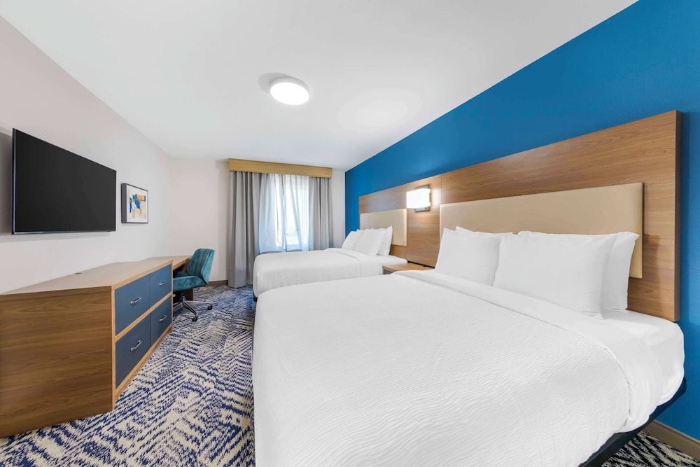 Suite, Multiple Beds, Non Smoking, Kitchen (Dining Table, Full Kitchen) - Photo 1