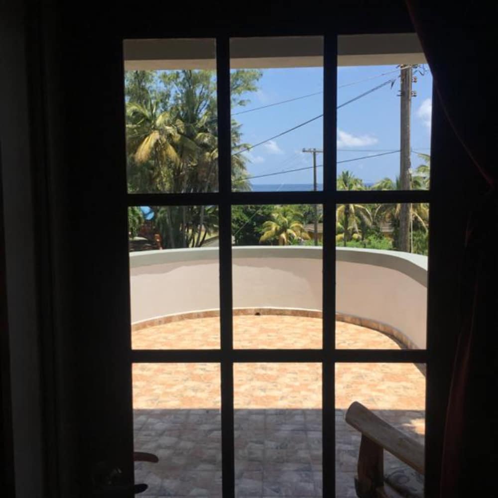 Classic Double Room, 1 Queen Bed, Ocean View photo 3