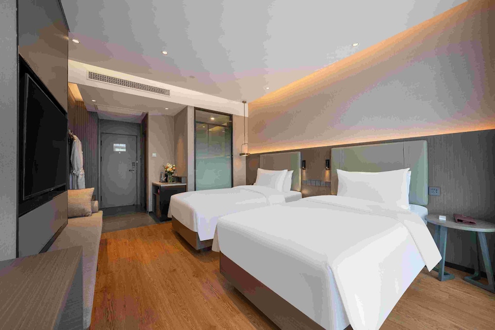 Comfort Twin Room, City View