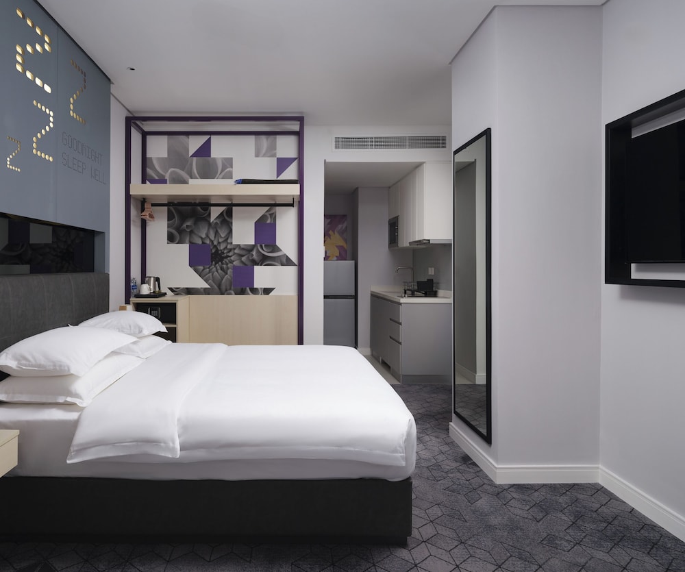 Studio, 1 King Bed (Urban)