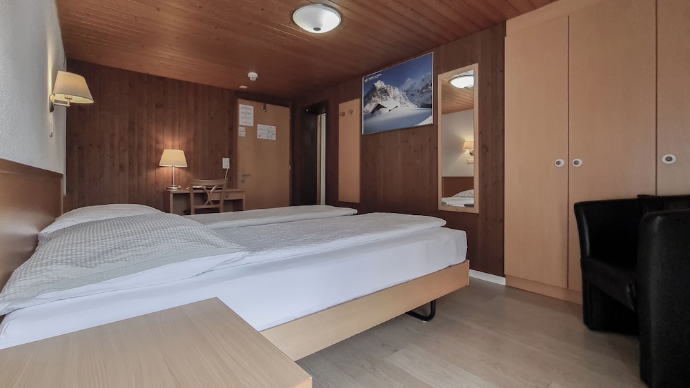 Standard Twin Room, Balcony photo 2
