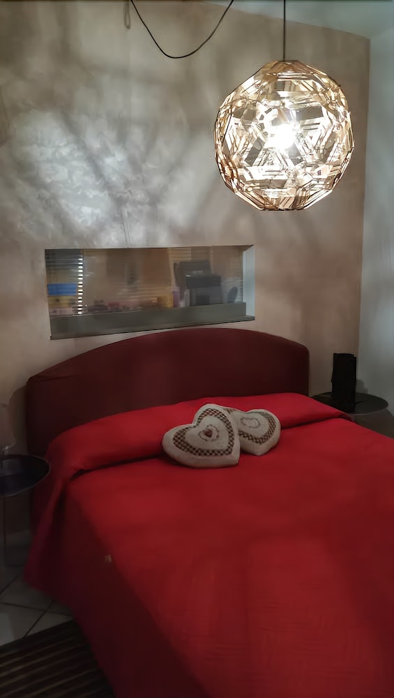 Deluxe Suite, 1 Bedroom, Private Bathroom, Garden View photo 1