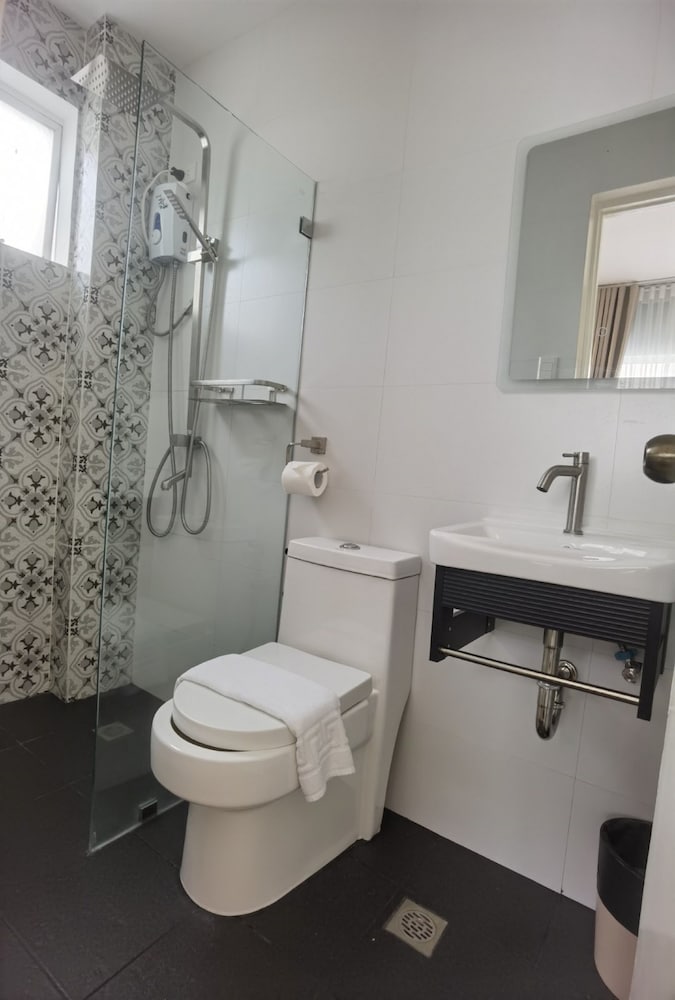 Deluxe Room - Photo 6