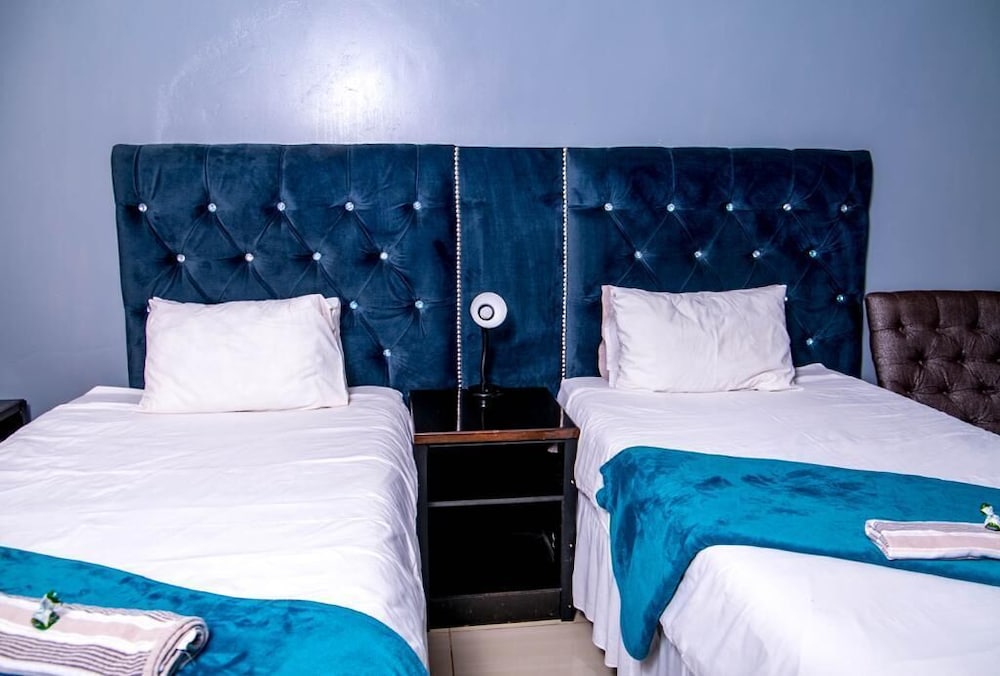 Standard Twin Room, 2 Twin Beds, Non Smoking photo 1