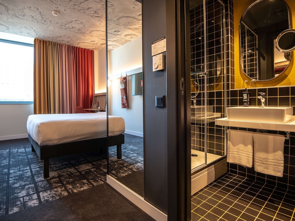 Standard Room, 1 Double Bed - Photo 10