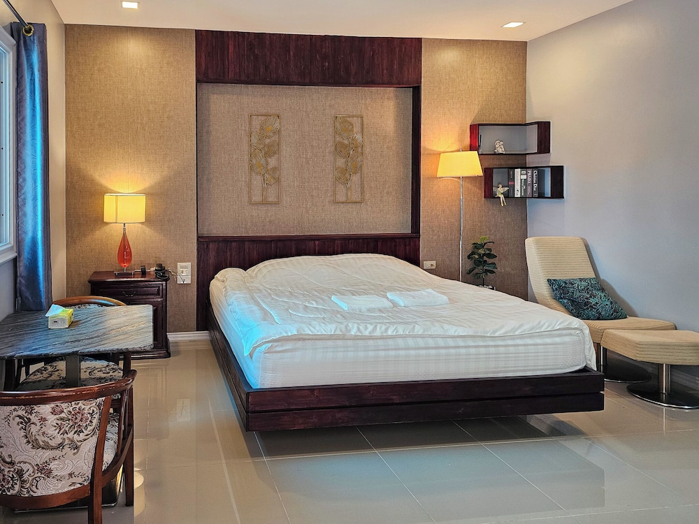 Deluxe Double Room, Balcony, Pool View