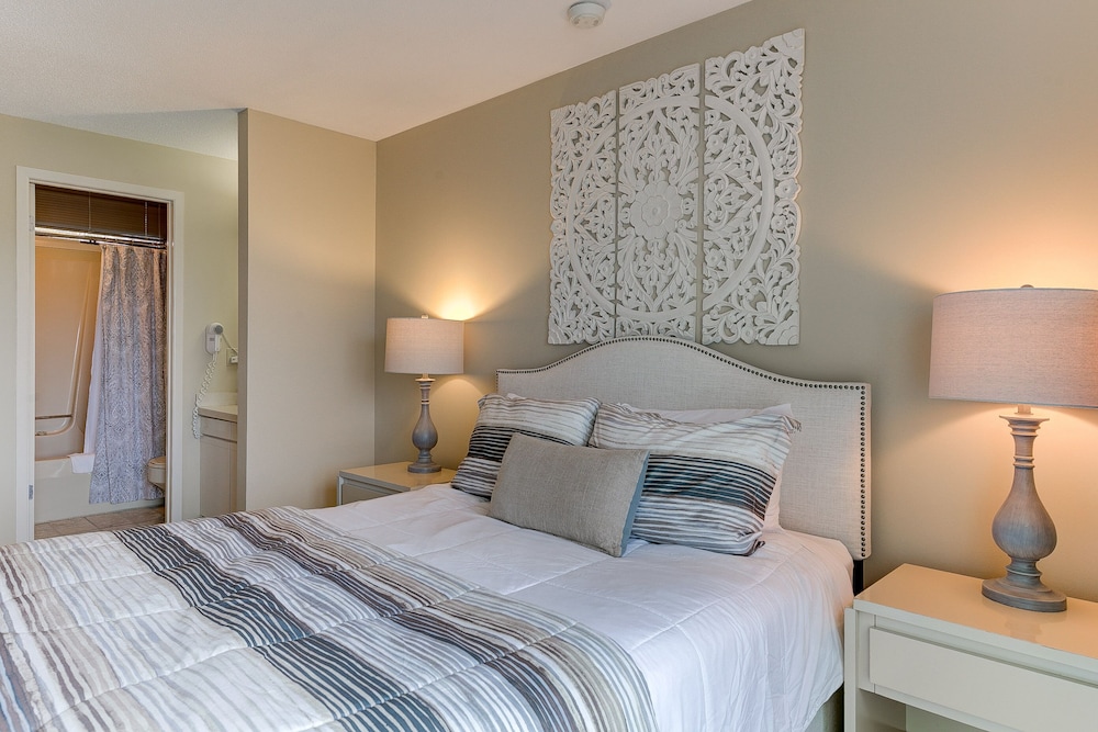 Luxury Condo photo 1