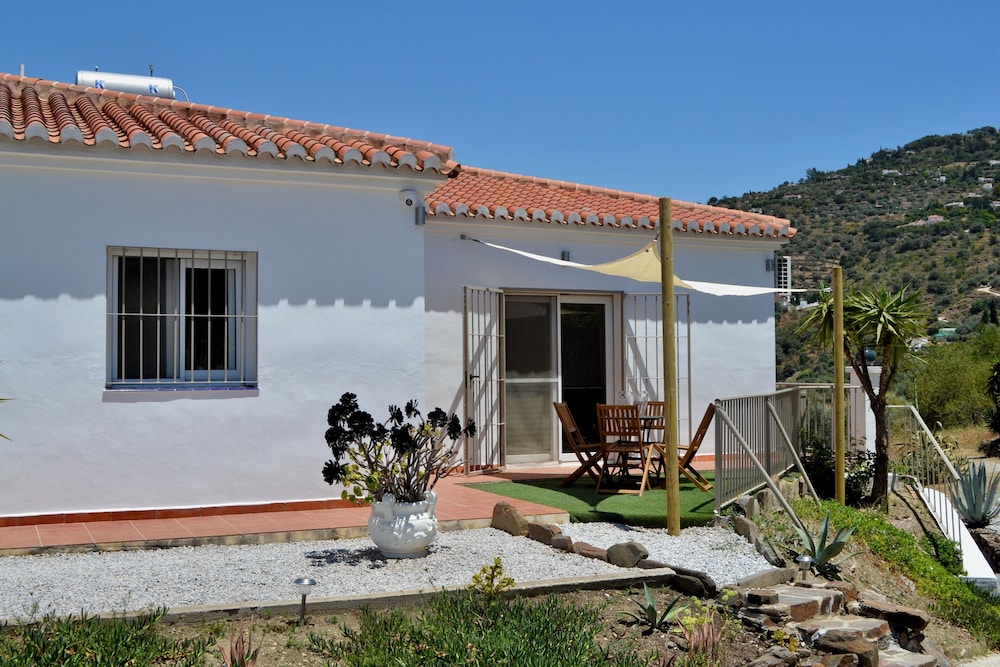Apartment, 2 Bedrooms, Balcony, Mountain View