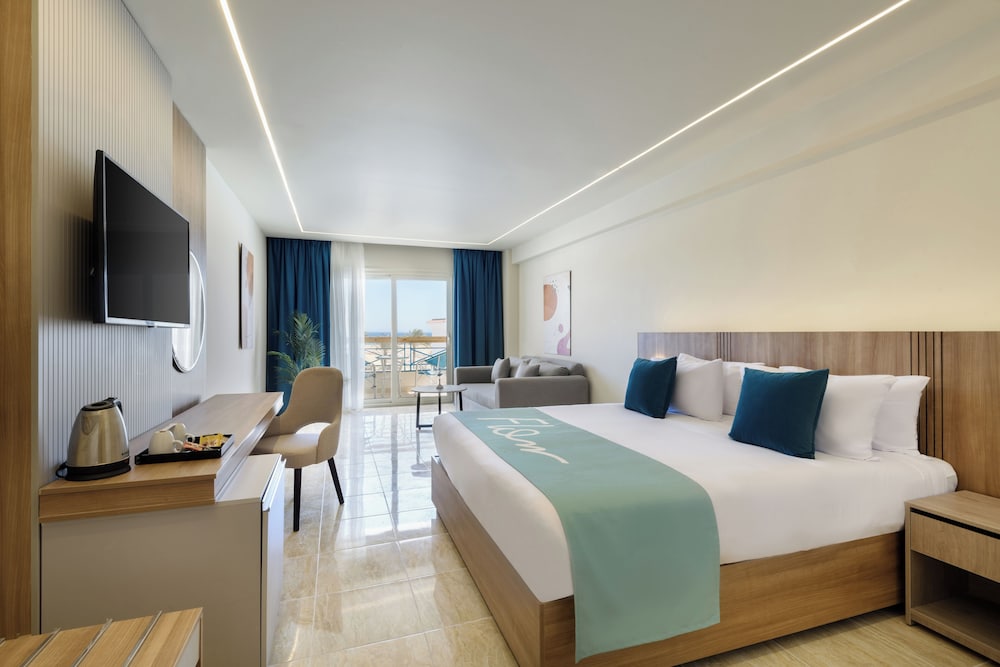 Honeymoon Deluxe Room photo 1