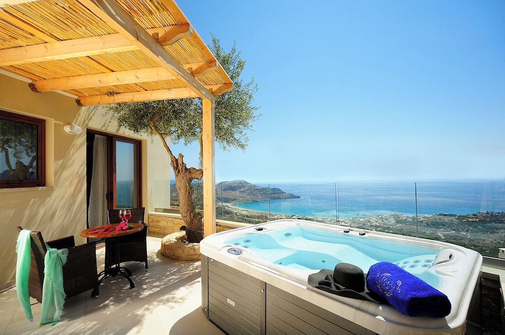 Traditional House, Jetted Tub, Sea View