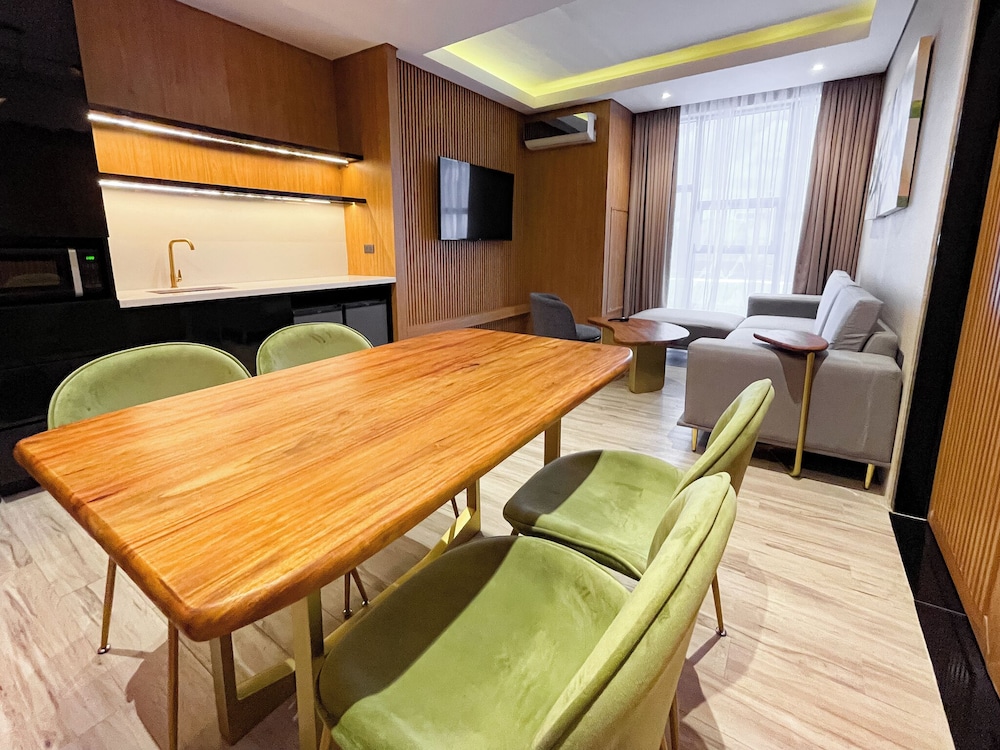 Presidential Suite, City View photo 3